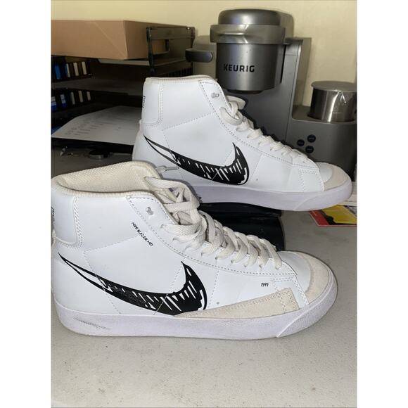 Size 10 - NIKE Blazer 77 Mid Vintage Sketch - Black CW7580-101 - Picture 1 of 6